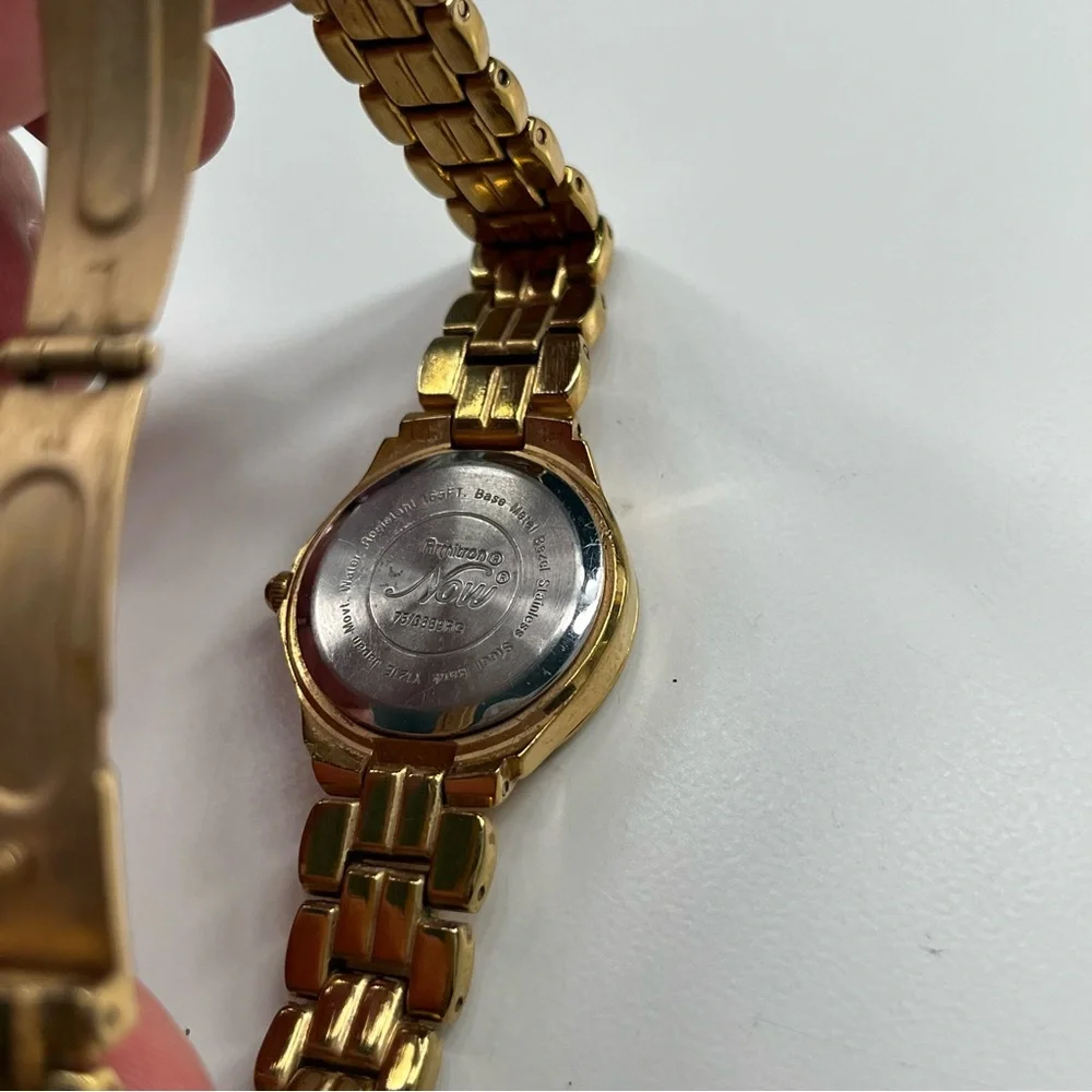 Armitron Now 75/3689GP Quartz Analog Women's Watch Gold New‎ Battery Working